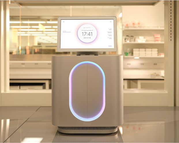 MiSeq i100 in lab with start screen